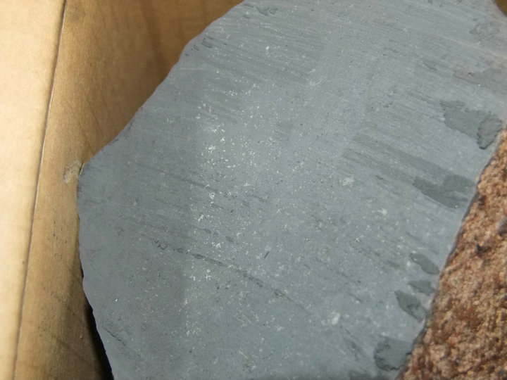 金剛石線切割機(jī)切割隕石的大斷面